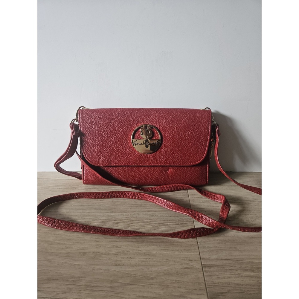 Gloria Vanderbilt Red Pebbled Crossbody Bag Vintage Style Medallion Clutch Y2K